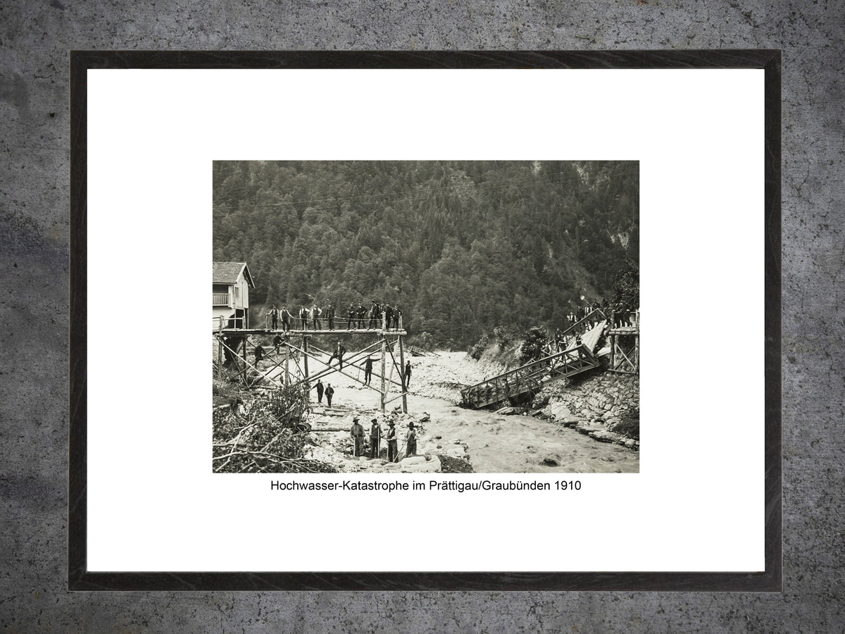 Hochwasser-Katastrophe im Prättigau 1910 – Historische Aufnahme Graubünden – Gerahmter Print