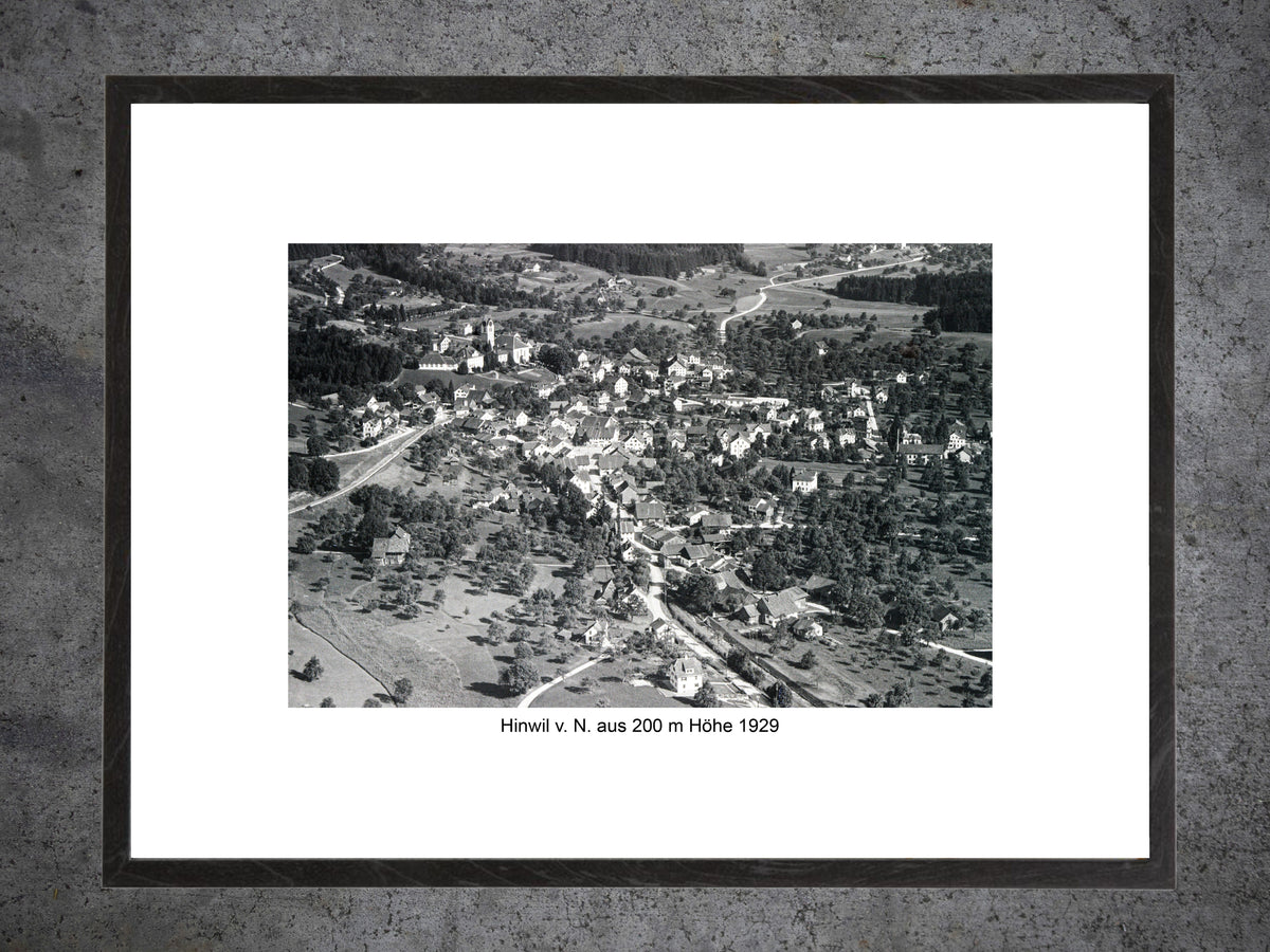 Hinwil 1929 – Historische Luftaufnahme aus 200 m Höhe – Gerahmter Print
