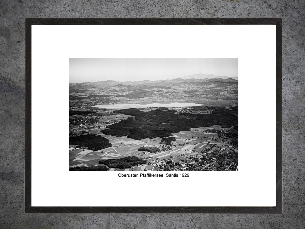 Oberuster & Pfäffikersee 1929 – Historische Luftaufnahme mit Säntis – Gerahmter Print