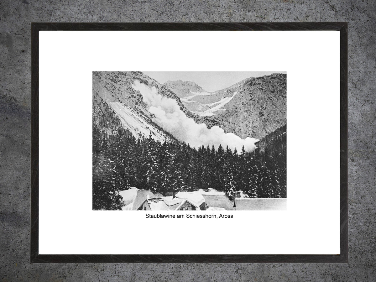 Staublawine am Schiesshorn Arosa – Historische Schweizer Fotografie – Gerahmter Print