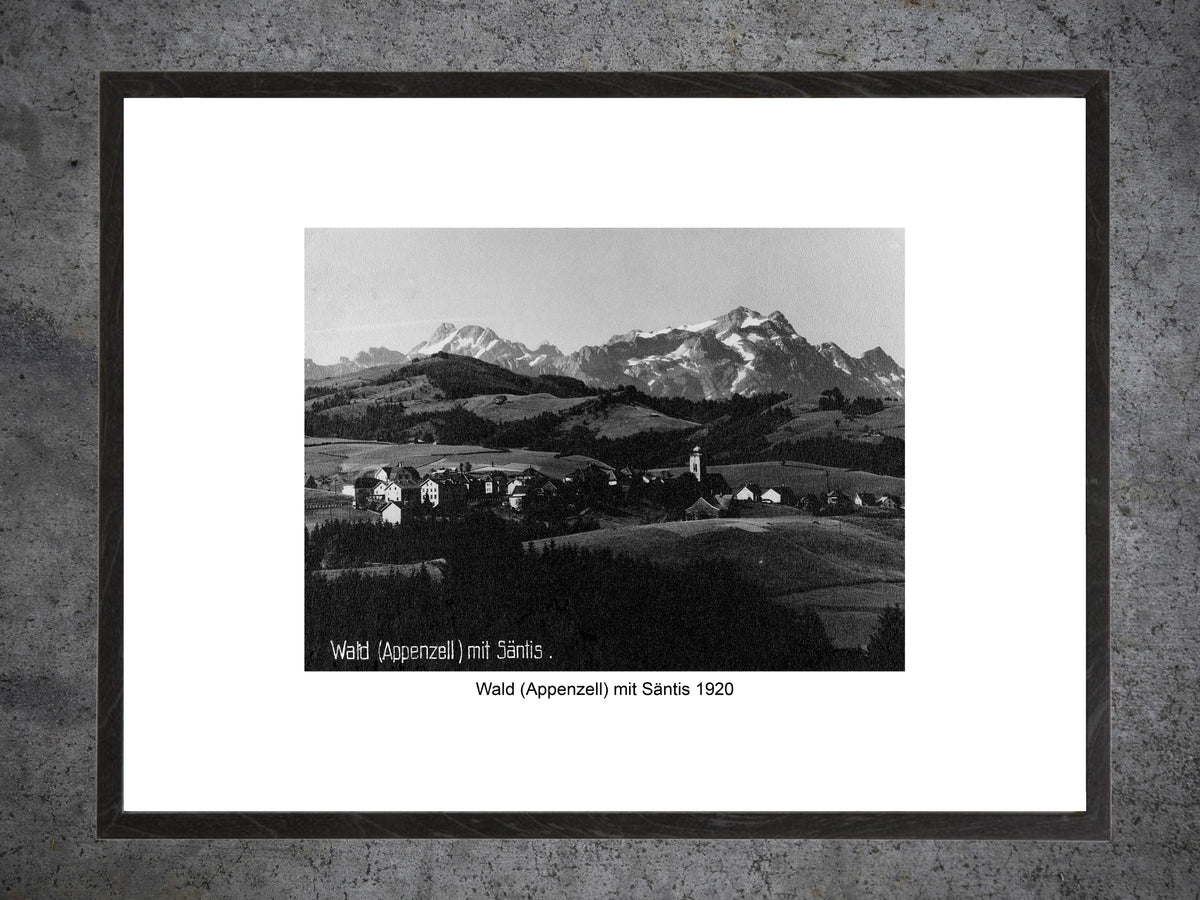 Wald (Appenzell) mit Säntis 1920 – Historische Schweizer Alpenansicht – Gerahmter Print